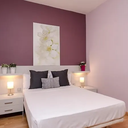 Fantastic 2 Bedroom 5 Minutes By Car From Plaza Catalunya アパート