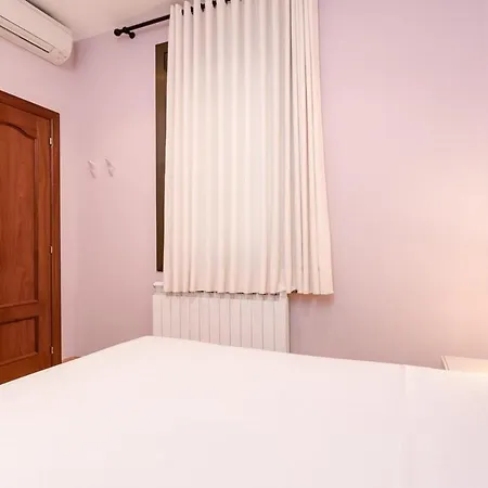 Fantastic 2 Bedroom 5 Minutes By Car From Plaza Catalunya Barcelona